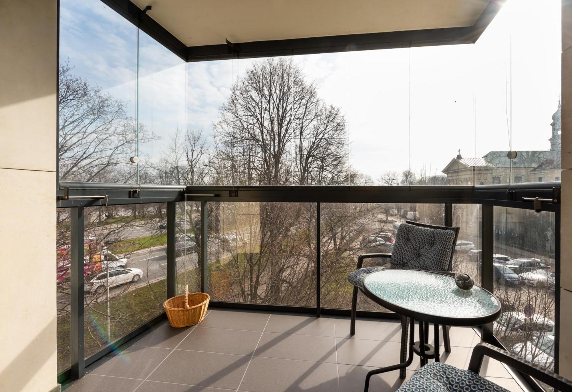 Solec Cristal Apartment